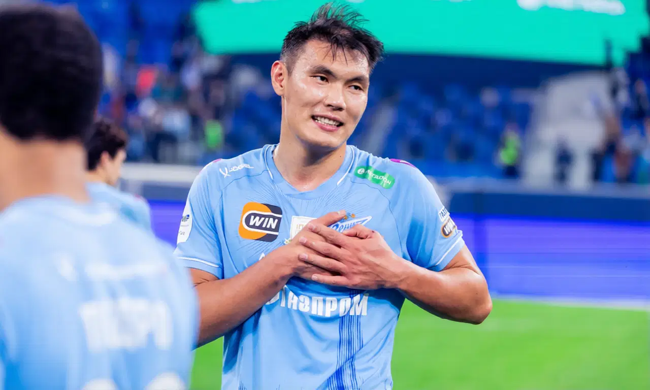 Зенит поздравил защитника Нуралы Алипа с днем рождения на казахском языке